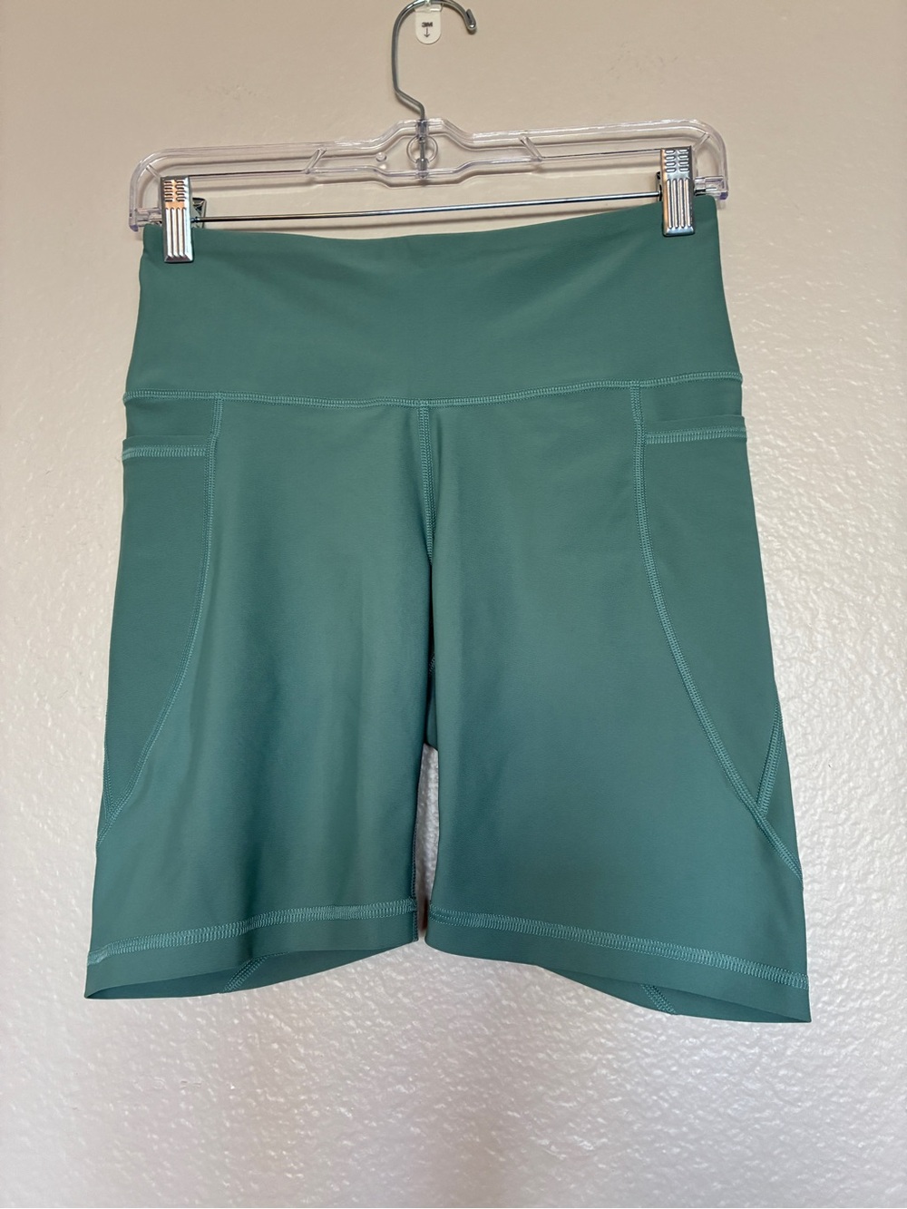 Old Navy Active PowerSoft Teal Biker Workout Shorts with Side Pockets Size M
